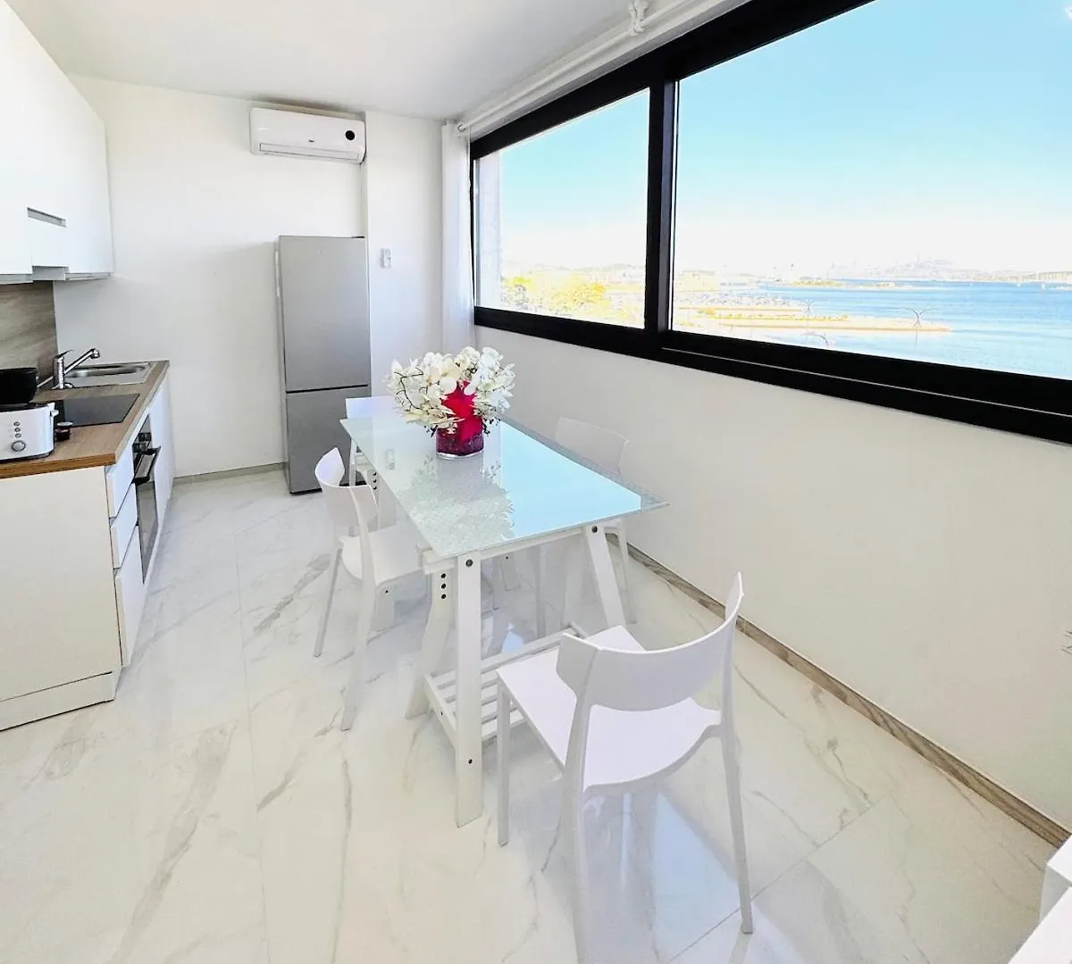 Luxury apartment sea view Olbia center