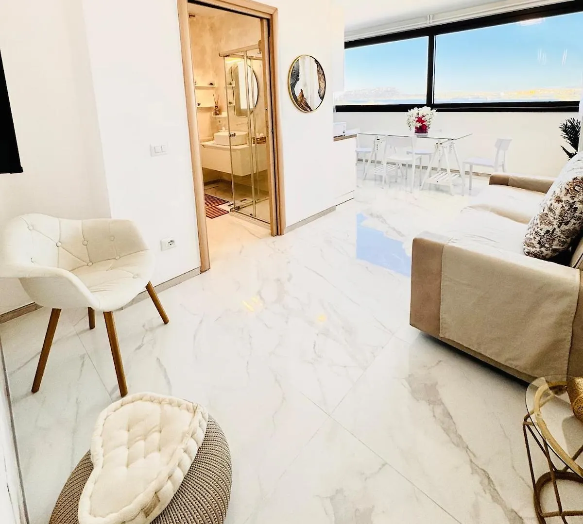 Luxury apartment sea view Olbia center